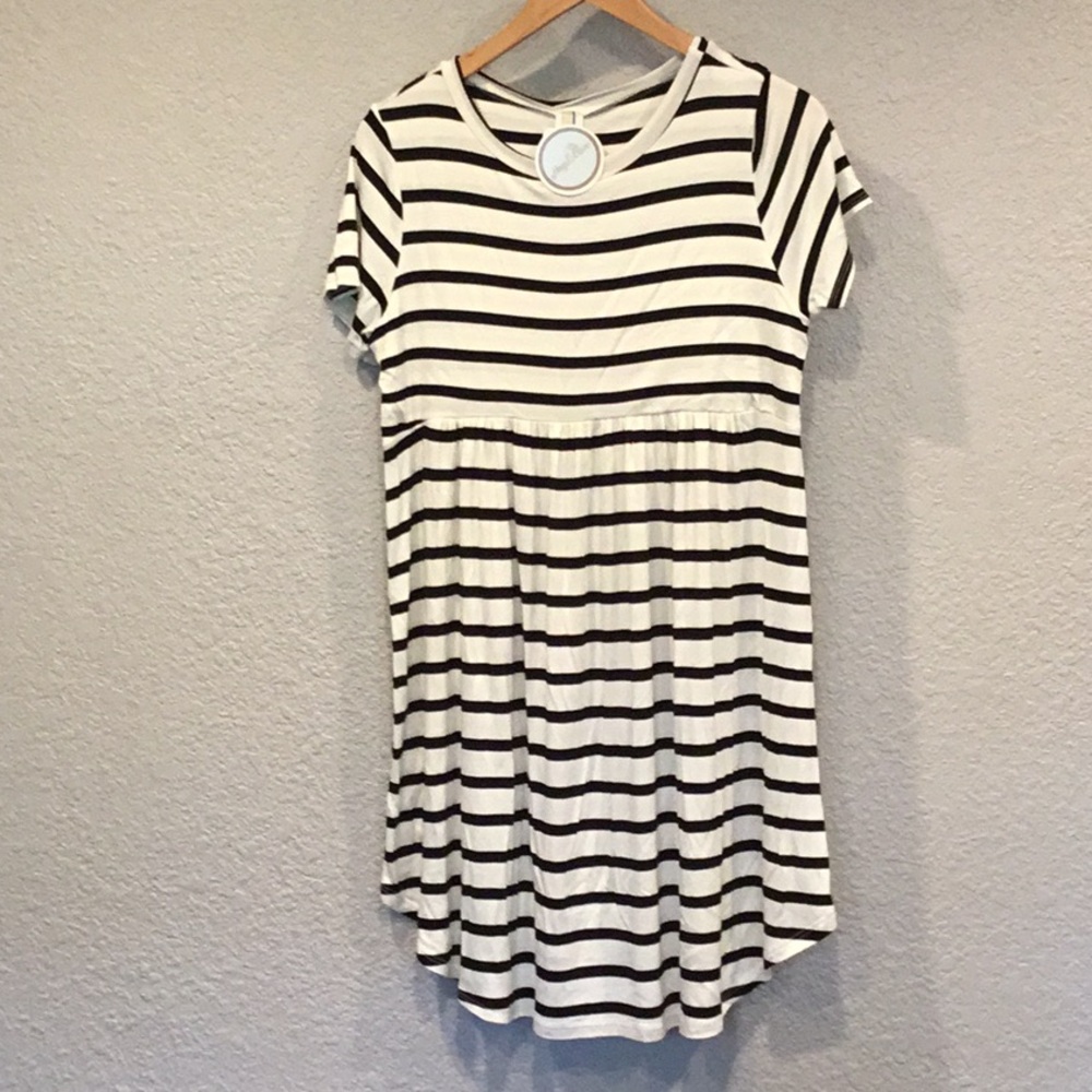 Hazel & Olive Dress Size Large